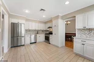 884 Peach Tree Rd, Union Township, NJ 07083 - Photo 8