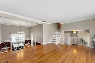 884 Peach Tree Rd, Union Township, NJ 07083 - Photo 4