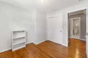 884 Peach Tree Rd, Union Township, NJ 07083 - Photo 20