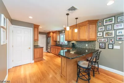 31 Clairview Rd, Parsippany, NJ 07834 - Photo 4