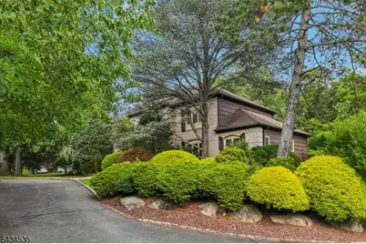 12 Sandalwood Dr, Livingston, NJ 07039 - Photo 2