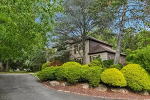 12 Sandalwood Dr, Livingston, NJ 07039 - Photo 2