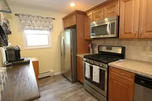 6 Knollwood Rd, Totowa, NJ 07512 - Photo 8