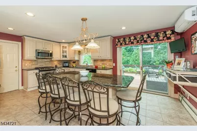 31 Yorkshire Ave, West Milford, NJ 07480 - Photo 12