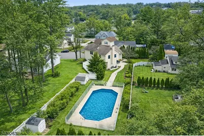 40 Catherine Ct, Cedar Grove, NJ 07009 - Photo 1