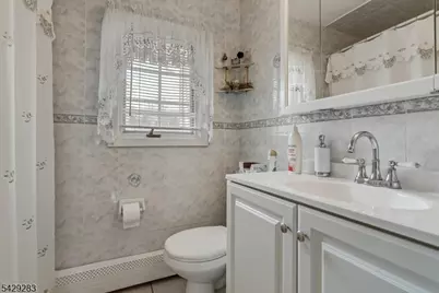 40 Catherine Ct, Cedar Grove, NJ 07009 - Photo 24