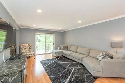 4 Katie Ct, East Hanover Township, NJ 07936 - Photo 2
