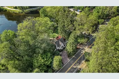 716 Colonial Rd, Franklin Lakes, NJ 07417 - Photo 32