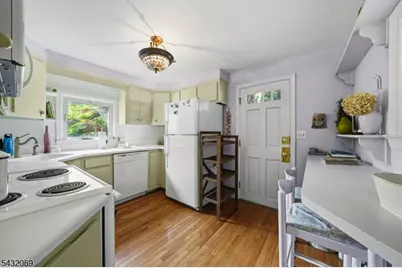 716 Colonial Rd, Franklin Lakes, NJ 07417 - Photo 6
