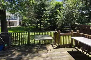 394 Rittenhouse Ct, North Brunswick Township, NJ 08902 - Photo 4