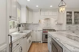 120 Woods End Dr, Bernards Township, NJ 07920 - Photo 8