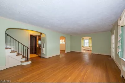 27 Glen Rd, West Orange Township, NJ 07052 - Photo 4
