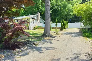 37 Grandview Ave, Jefferson Township, NJ 07460 - Photo 2