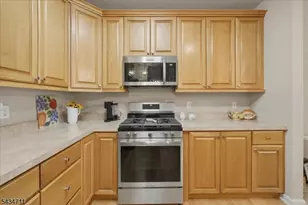 104 Ridgeview Ln, Mount Arlington, NJ 07856 - Photo 8