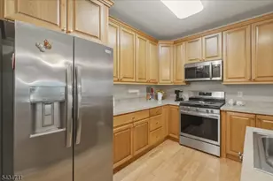 104 Ridgeview Ln, Mount Arlington, NJ 07856 - Photo 6