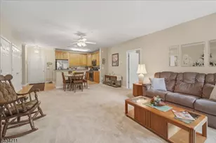 104 Ridgeview Ln, Mount Arlington, NJ 07856 - Photo 12