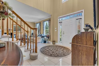 6 Champions Cir, Branchburg Township, NJ 08876 - Photo 4