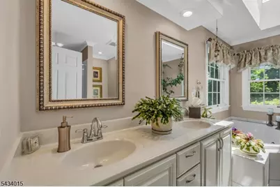 6 Champions Cir, Branchburg Township, NJ 08876 - Photo 22