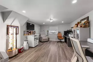 1262 Christine Cir, Scotch Plains Township, NJ 07076 - Photo 18