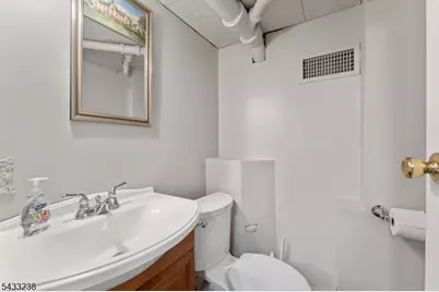 1262 Christine Cir, Scotch Plains Township, NJ 07076 - Photo 12