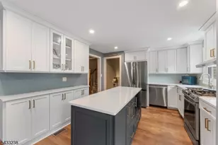 1262 Christine Cir, Scotch Plains Township, NJ 07076 - Photo 8
