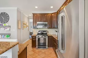 11 Queens Ln, Wayne, NJ 07470 - Photo 10