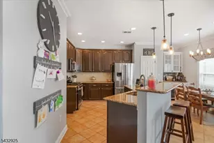 11 Queens Ln, Wayne, NJ 07470 - Photo 8