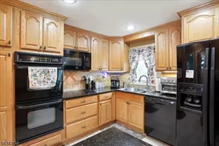 2827 Kathleen Terrace, Union Township, NJ 07083 - Photo 12