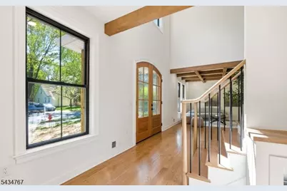 61 Hickory St, Metuchen, NJ 08840 - Photo 2