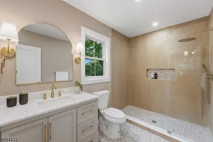 166 Lincoln St, Montclair, NJ 07042 - Photo 16
