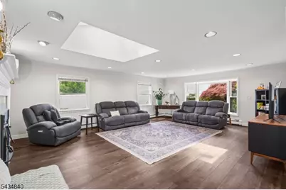 70 Lennon Pl, Clifton, NJ 07013 - Photo 10