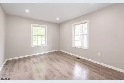 8 Wilcox Ave, Wharton, NJ 07885 - Photo 12