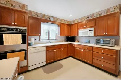 123 Reservoir Dr, Boonton Town, NJ 07005 - Photo 12