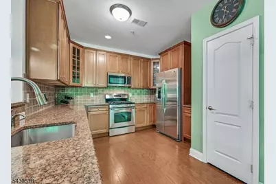 909 Brook Hollow Dr #909, Hanover Township, NJ 07981 - Photo 2