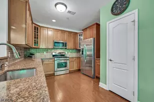 909 Brook Hollow Dr, Hanover Township, NJ 07981 - Photo 2