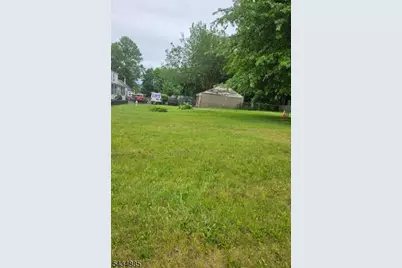 270 Lafayette St, Rahway, NJ 07065 - Photo 2