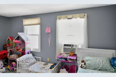 675 Bound Brook Rd, Dunellen, NJ 08812 - Photo 8