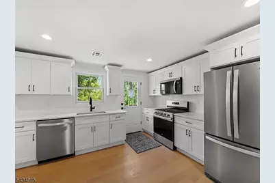 3 Meadow Rd #3, Edison, NJ 08817 - Photo 2