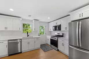 3 Meadow Rd, Edison, NJ 08817 - Photo 2