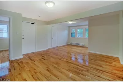 1035 Hunterdon St, Newark, NJ 07112 - Photo 8