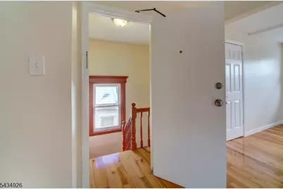 1035 Hunterdon St, Newark, NJ 07112 - Photo 16