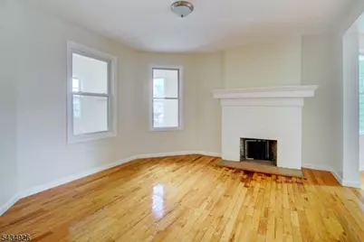 1035 Hunterdon St, Newark, NJ 07112 - Photo 6