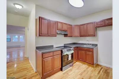 1035 Hunterdon St, Newark, NJ 07112 - Photo 10