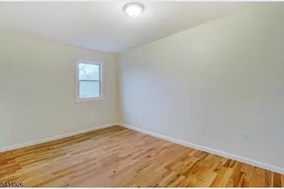 1035 Hunterdon St, Newark, NJ 07112 - Photo 24