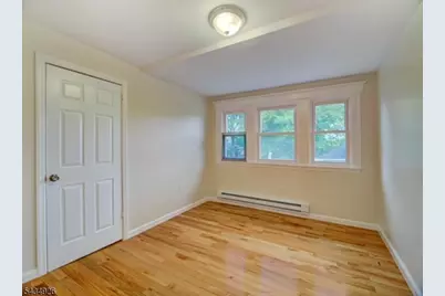 1035 Hunterdon St, Newark, NJ 07112 - Photo 20