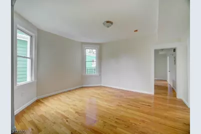 1035 Hunterdon St, Newark, NJ 07112 - Photo 12