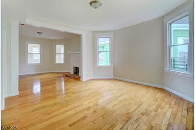 1035 Hunterdon St, Newark, NJ 07112 - Photo 4