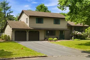 4 Gail Ct, Hillsborough Township, NJ 08844 - Photo 2