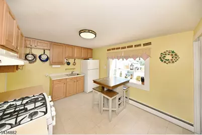 28 Makemoney Ave, Wanaque, NJ 07420 - Photo 6