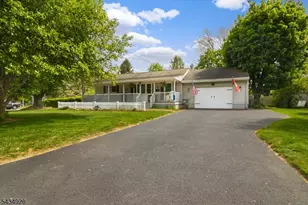 14 Justine Pl, Roxbury Township, NJ 07876 - Photo 2